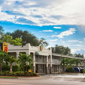 Super 8 By Wyndham Sarasota Area Motel Bradenton